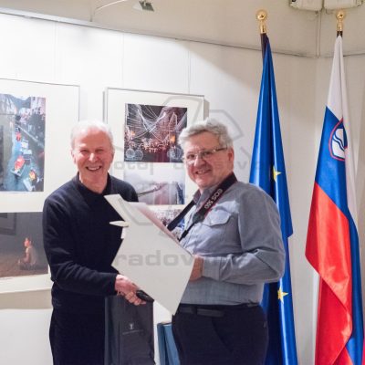 Prva nagrada za "čebele" - Marjan Resman
