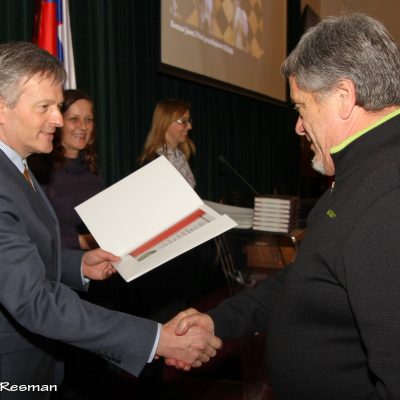 Resmna Janez – diploma (»dogodki«) / Prvo obhajilo v farni cerkvi v Radovljici / Prihod prvoobhajancev in 1. nagrada (»tuf«) / Peračiški tuf v naravi in arhitekturi / Tuf v strugi potoka Zgoša